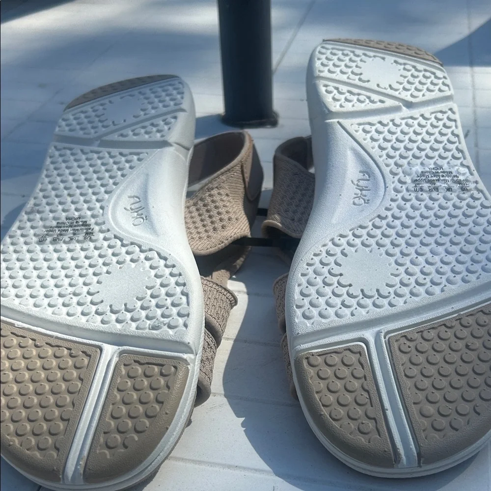 NWT Ryka Women's Taupe Knit Sandals - Picture 2 of 7